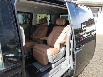 Hyundai STARIA 1.6 T-GDI HEV Signature