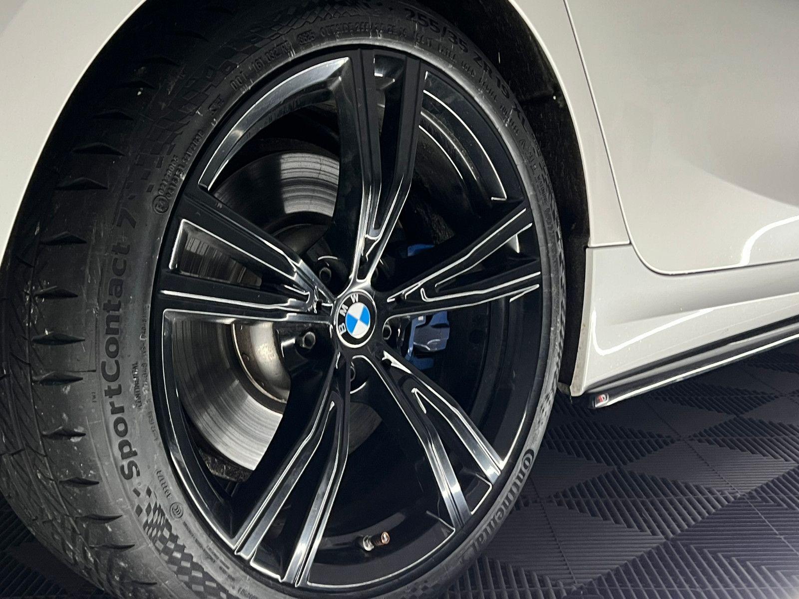 Fahrzeugabbildung BMW 330 i Lim M SPORT/LED/VRTL COCKPIT/19ZOLL/DE FZG