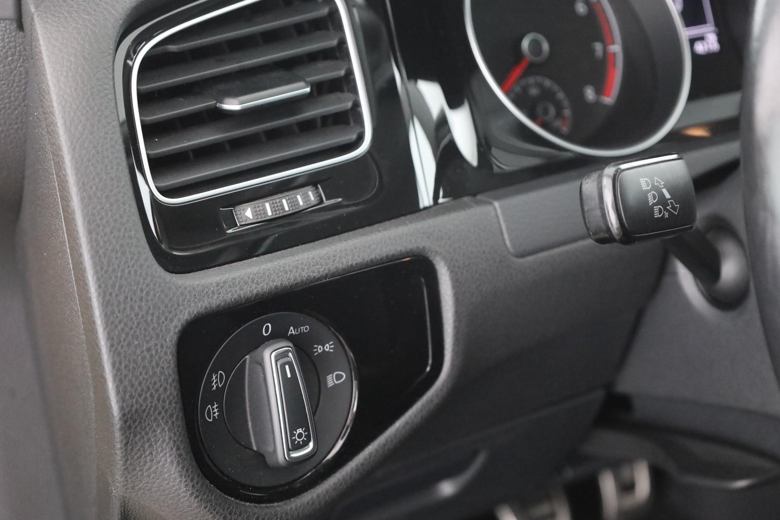 Volkswagen Golf VII 1.5 TSI Join Navi Sitzheizung ACC PDC