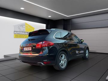 Porsche Cayenne - 4