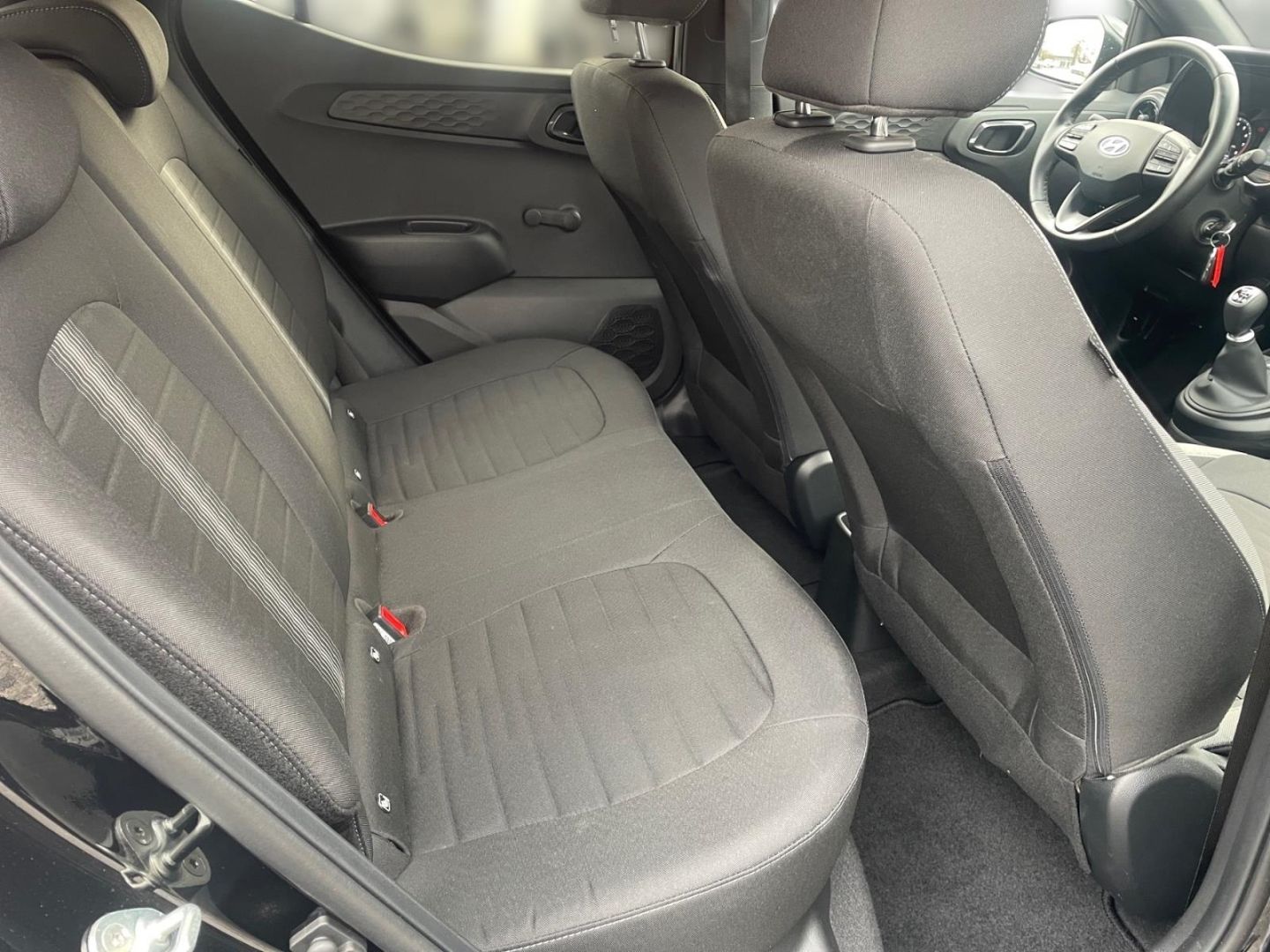 Fahrzeugabbildung Hyundai i10 1.0 Benzin Navigation Kamera Sitzheizung All