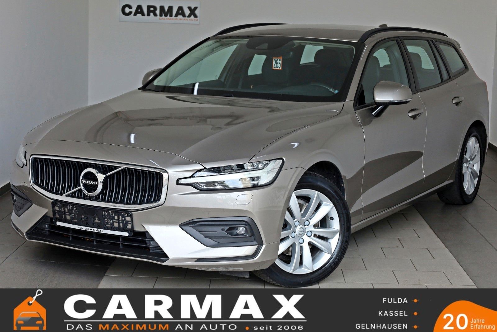 Fahrzeugabbildung Volvo V60 Momentum, T.Leder,Navi,LED,SH,PDC,AHK