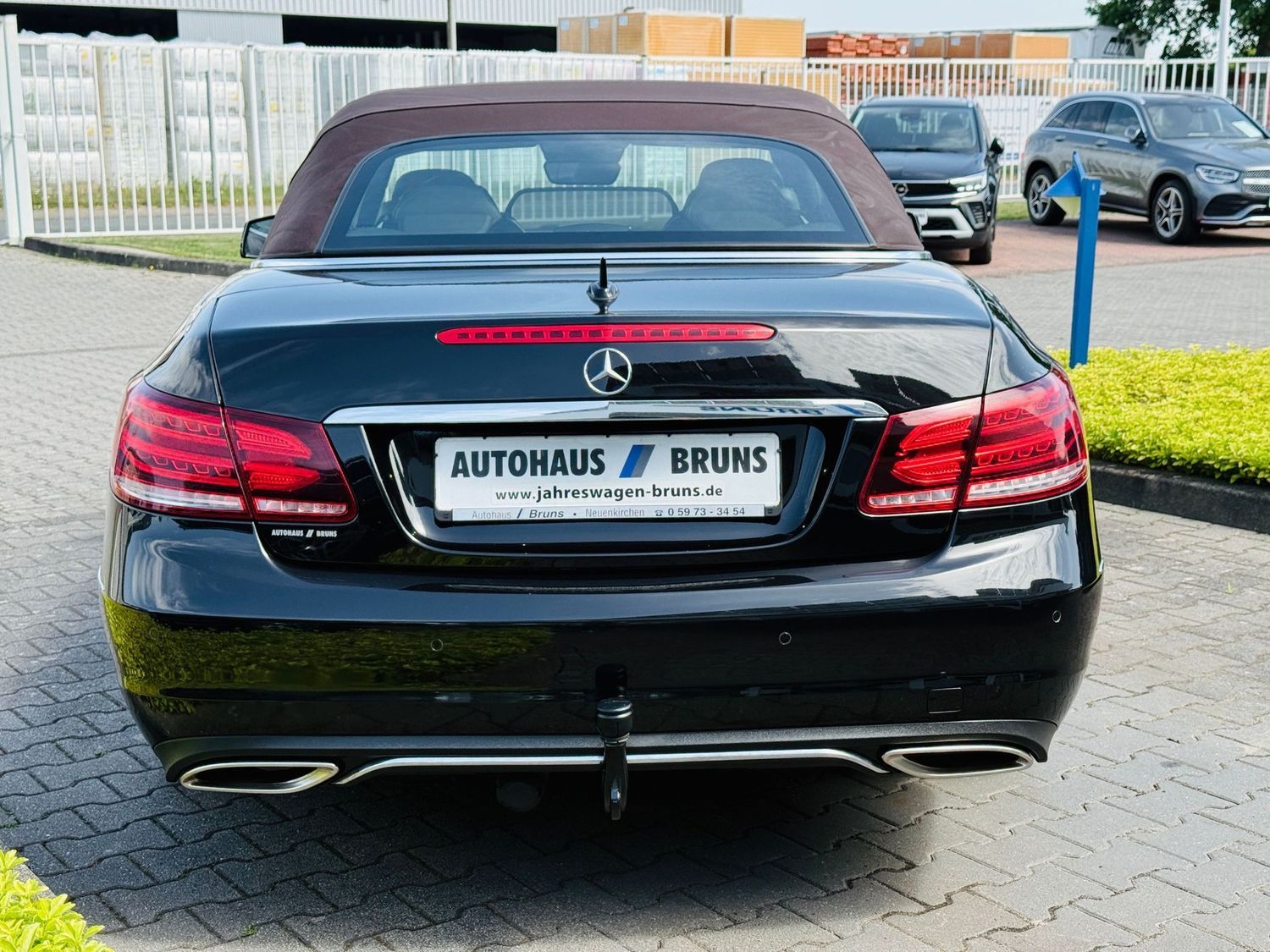Fahrzeugabbildung Mercedes-Benz E 200 CABRIO SPORTPAKET - Autom., LED, Navi, PTS