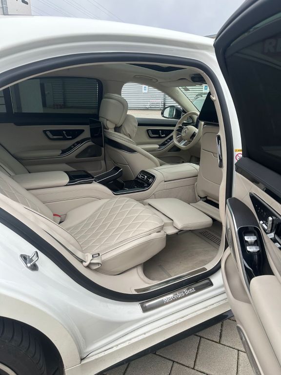Image of Mercedes-Benz S 400