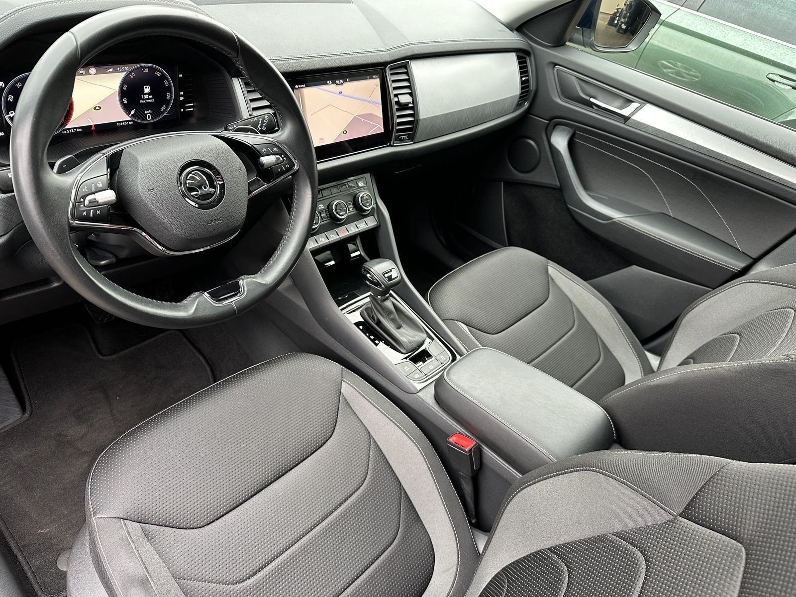 Fahrzeugabbildung SKODA Kodiaq 2.0 TDI DSG Tour NAV+LED+AHK+PANO+19ZO+VC