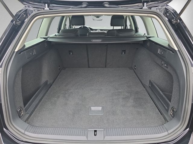 Passat Variant 2.0 TDI Elegance LED+NAVI+AHK+RFK