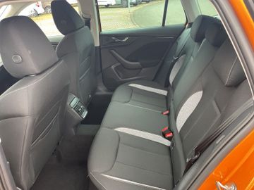 Skoda Kamiq 1.0 TSI Tour *2xPDC*ACC*CAM*MATRIX*NAV*SHZ