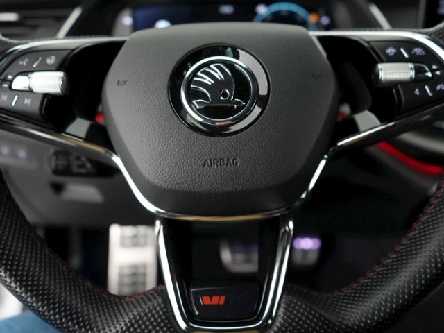 Octavia COMBI RS TSI DSG+AHK+LED+NAVI+RÜCKFAHRKA