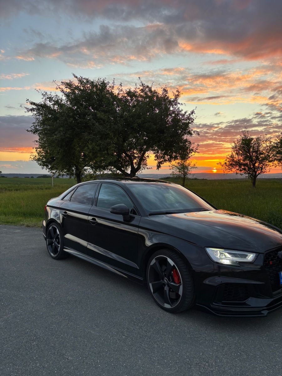 AUDI RS3 2.5 TFSI S tronic quattro -