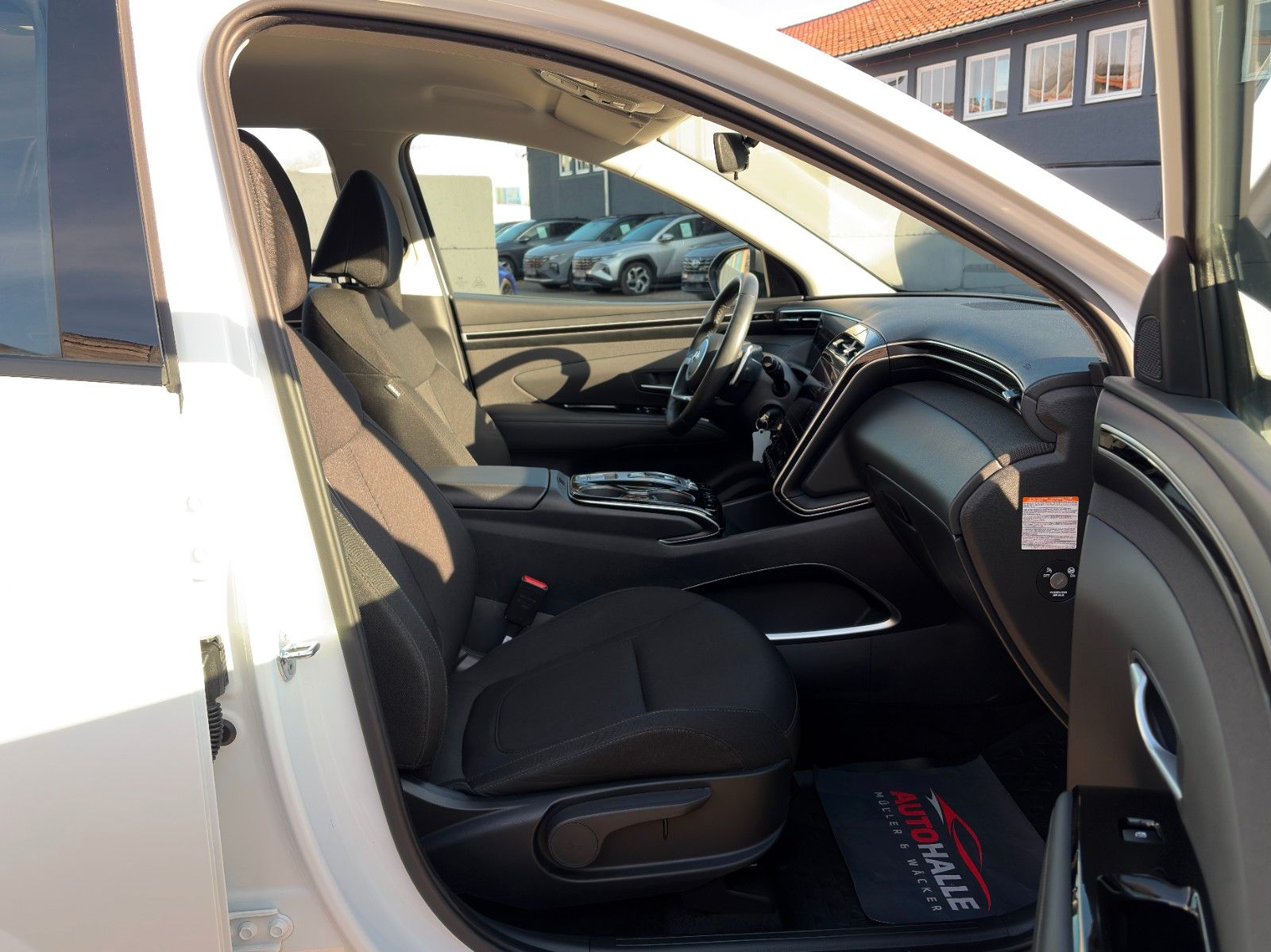 Fahrzeugabbildung Hyundai Tucson 1.6 T-GDI PHEV 4WD Temp. CarPlay CAM SHZ