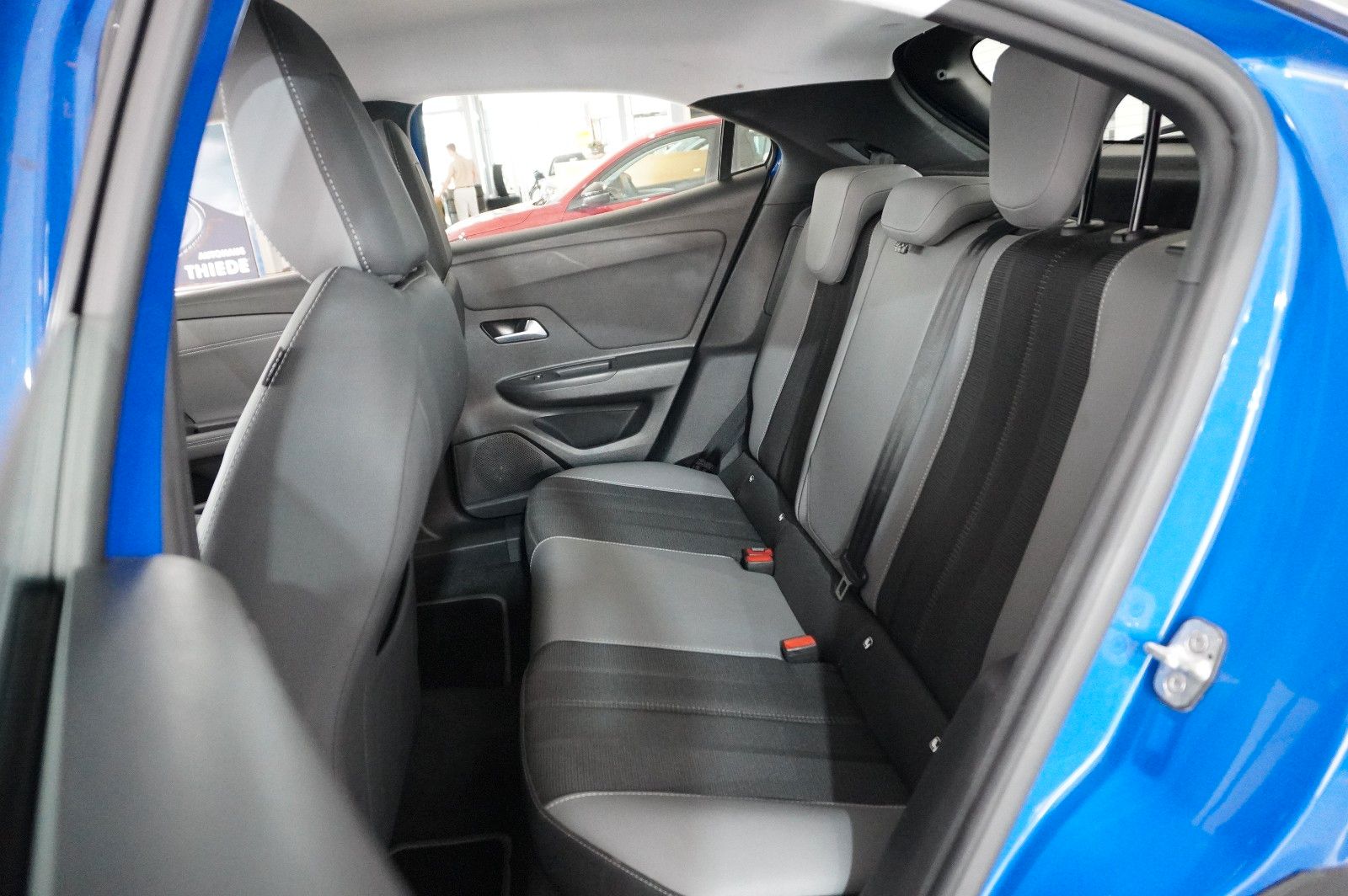 Fahrzeugabbildung Opel Mokka ELEGANCE 1.2T NAVI/LED/KAMERA/SPORT/SH/DAB