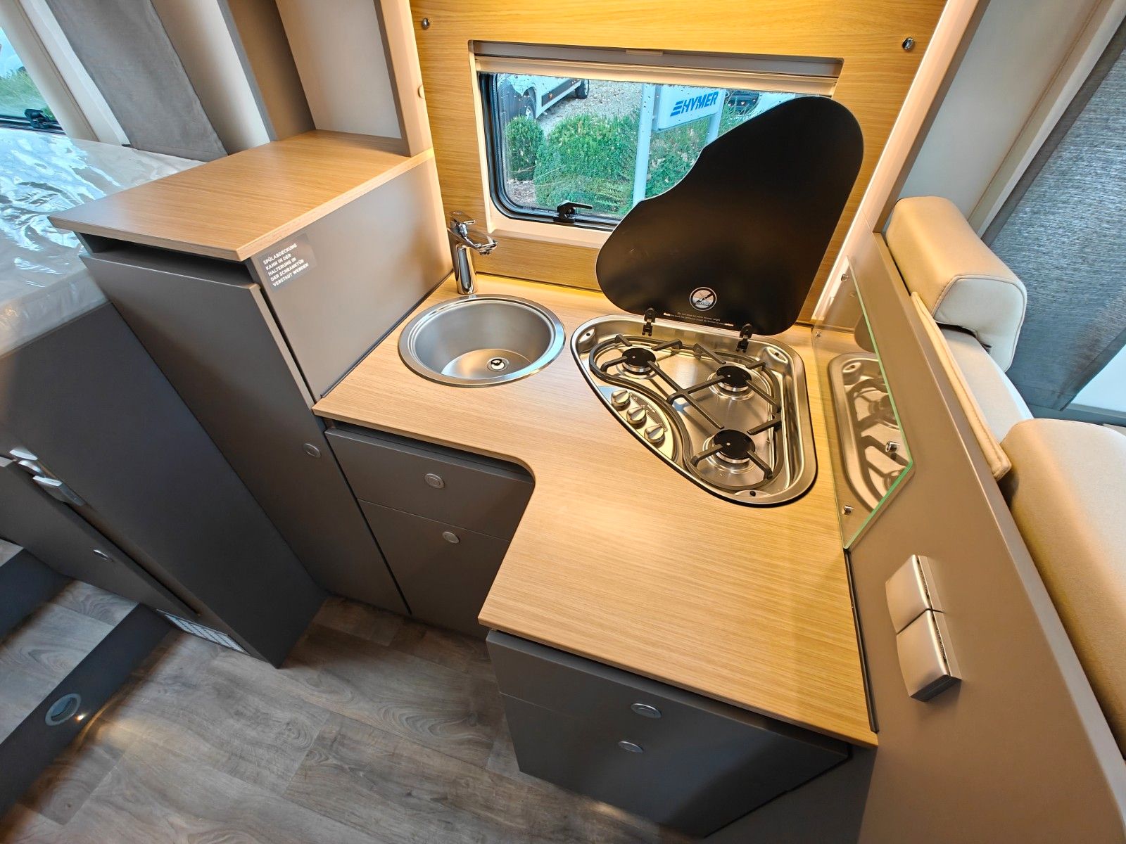 Fahrzeugabbildung LMC Tourer T 660 G -  663 70 Jahre, 140PS -