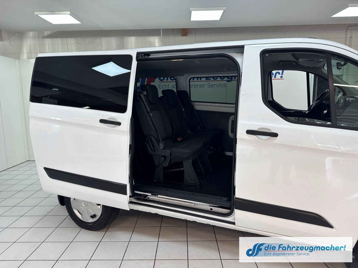 Fahrzeugabbildung Ford Transit Custom Tourneo 320 L1 Trend 2.0 TDCi EU6
