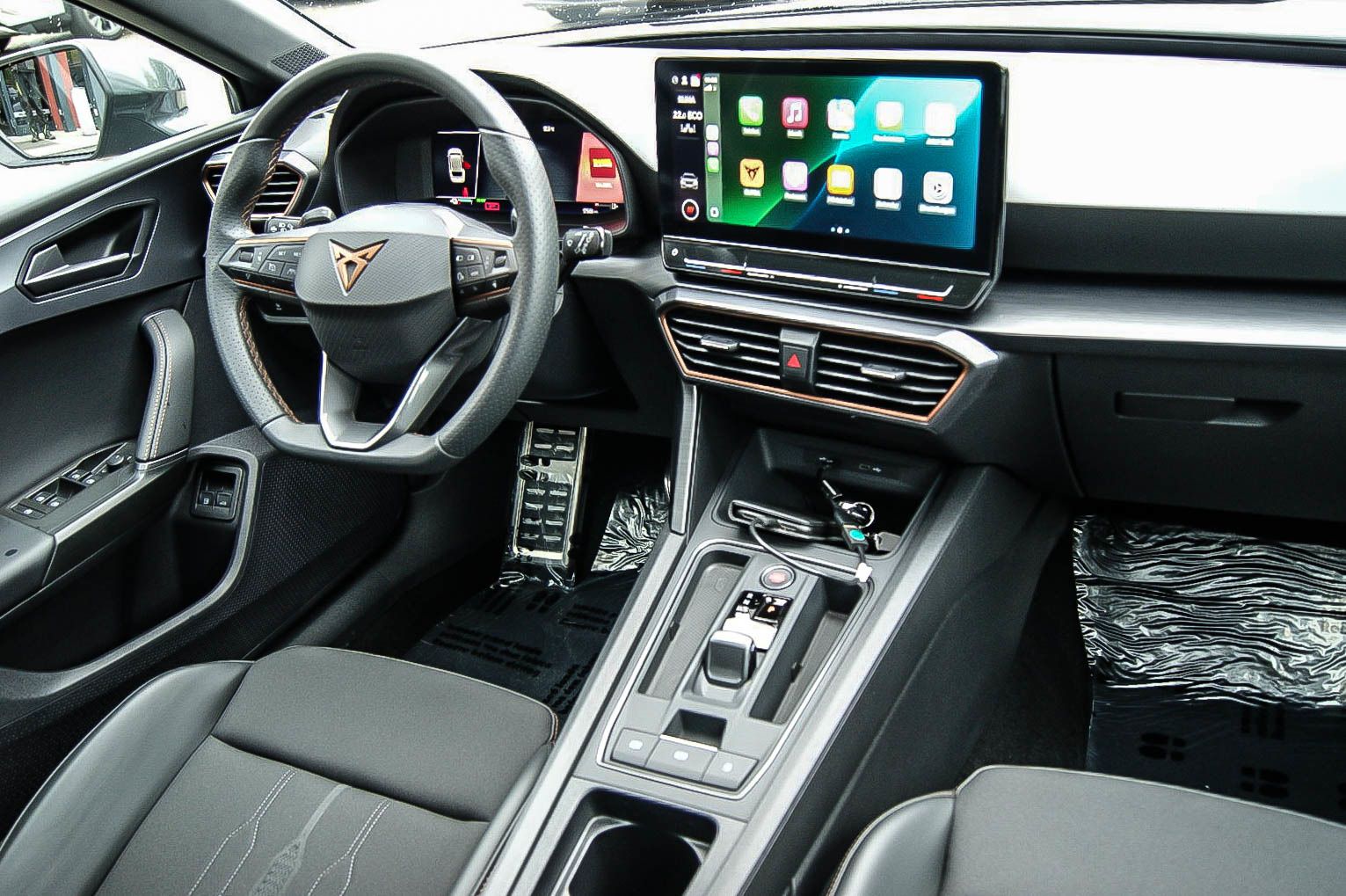 Fahrzeugabbildung CUPRA Leon Sportstourer e-Hybrid PANORAMA CARPLAY ACC