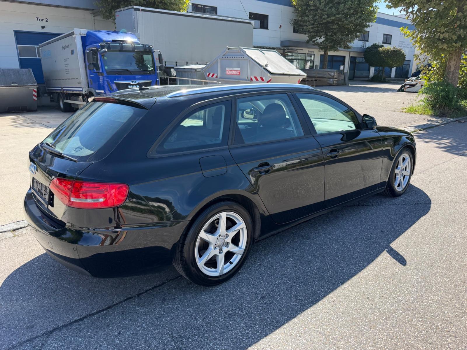 Audi A4 2009 — photo 6