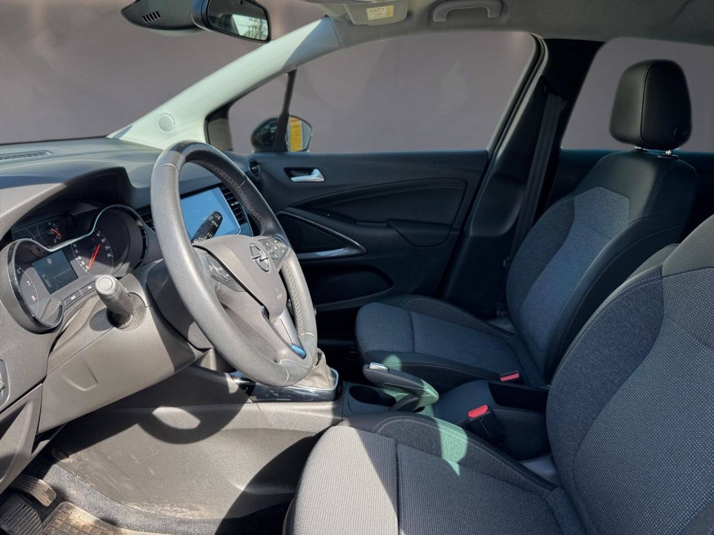 Fahrzeugabbildung Opel Crossland Elegance AHK-abnehmbar Navi LED Apple