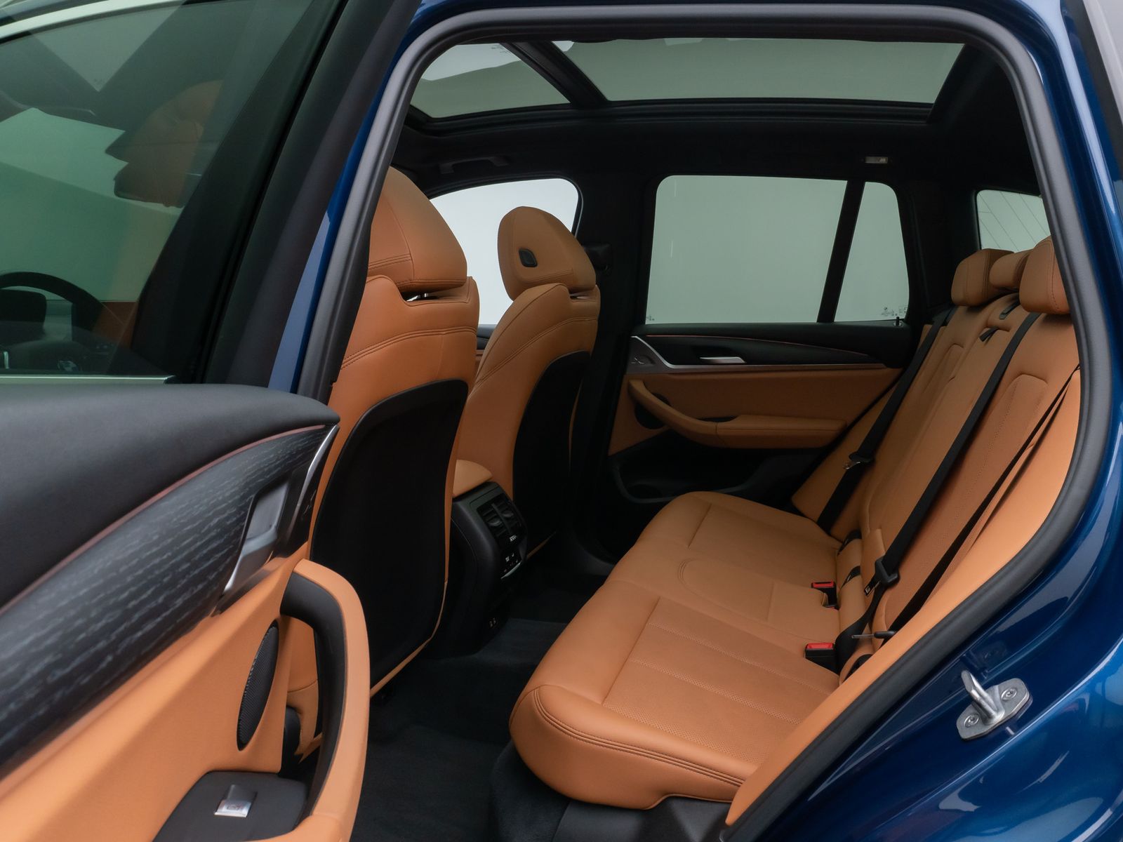 Fahrzeugabbildung BMW X3 xD20i Panorama Kamera HUD AHK Komfort Sport