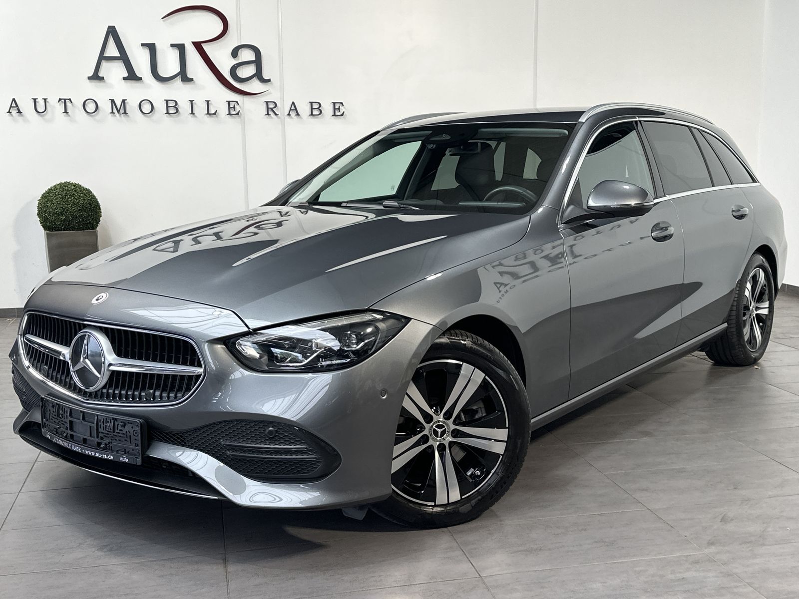Fahrzeugabbildung Mercedes-Benz C 220d T Avantgarde NAV+LED+AHK+PARK-PAKET+17ZO