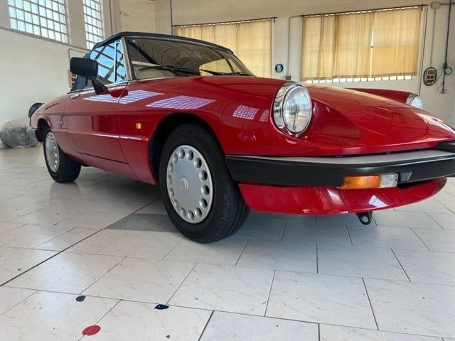 Alfa Romeo Spider 1.6