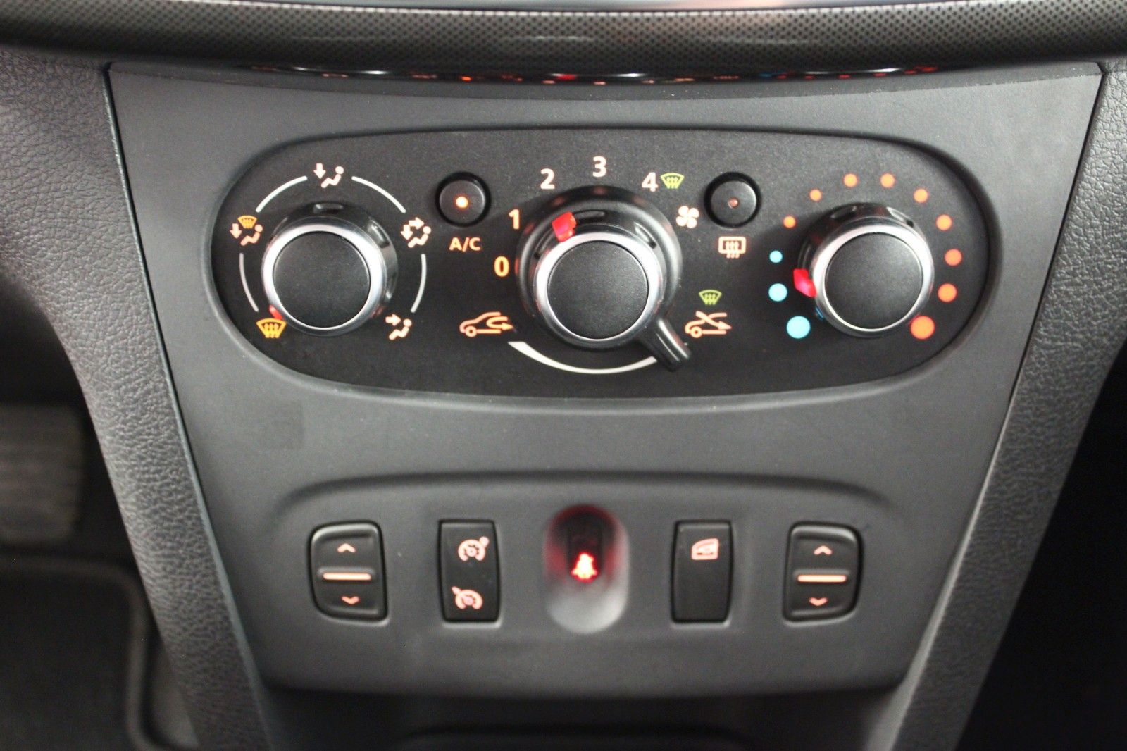 Fahrzeugabbildung Dacia Sandero dci 90 Stepway Prestige*Navi*klima*