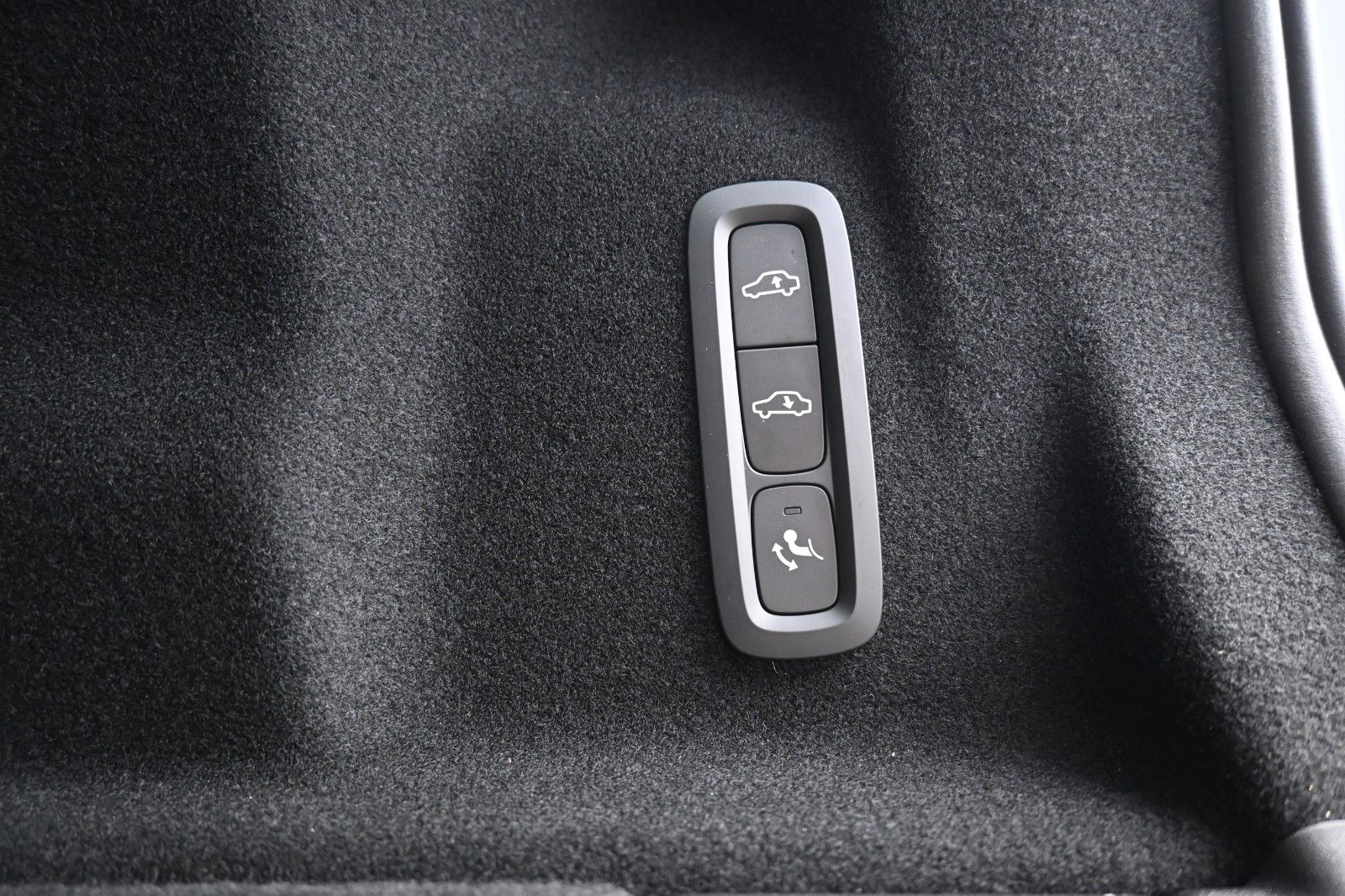 Fahrzeugabbildung Volvo XC60 B5 AWD Plus Dark*H&K*LUFT*360°* ACC*AHK