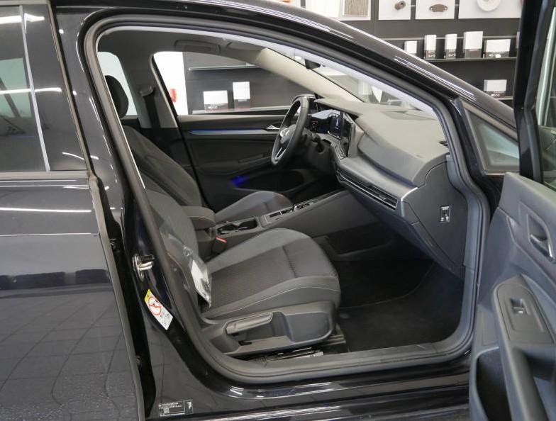 Volkswagen Golf VIII 1.5 eTSI DSG Active ACC NAVI SHZ