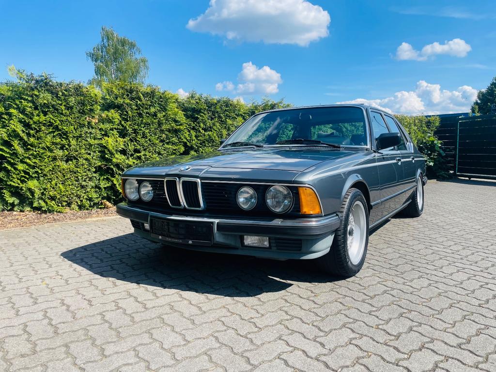 BMW 745