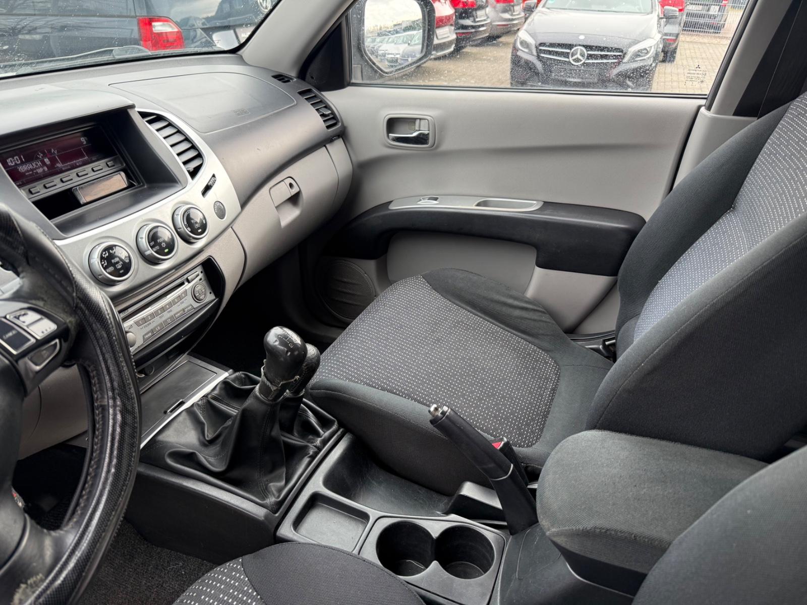 Mitsubishi L200 Intense 2.5 Doppelkabine 4WD /KLIMA/4x4/