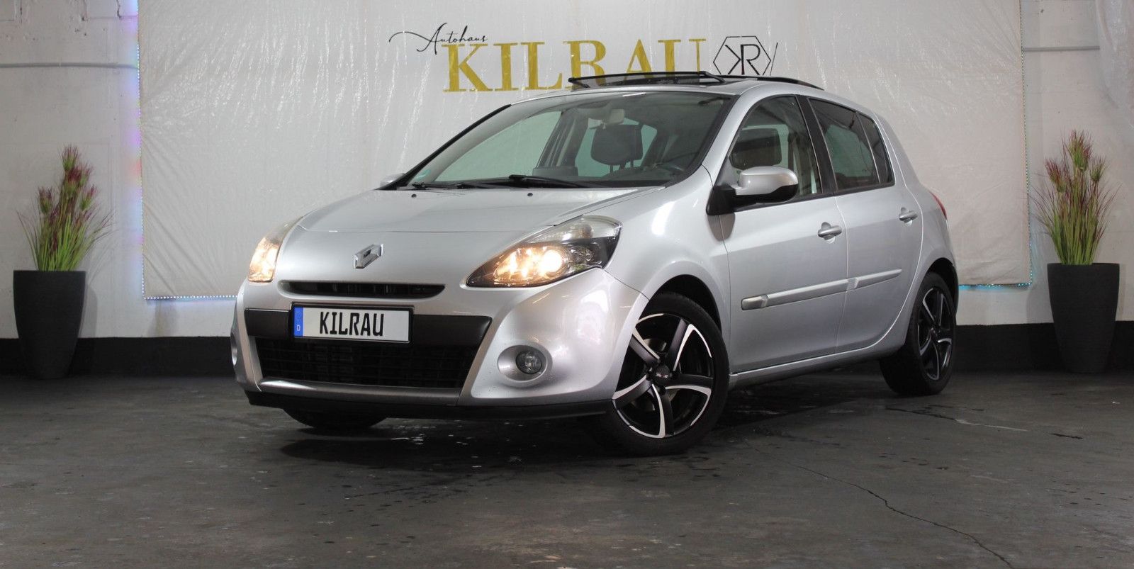 RENAULT Clio III Luxe Navi Tempomat Alufelgen Shz Teille