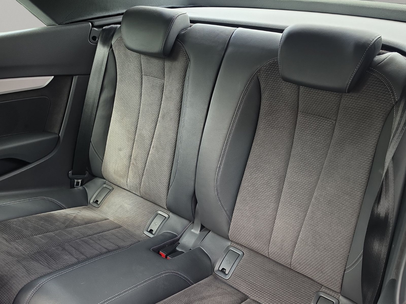 Fahrzeugabbildung Audi A5 Cabriolet Sport S-Line Automatik Navi Leder
