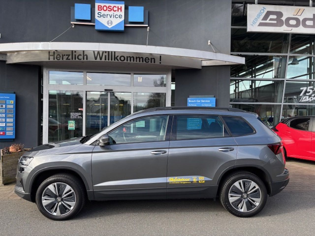 SKODA Karoq 1.5 TSI ACT Selection AHK Navi ACC