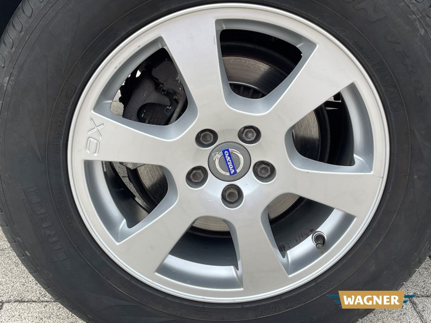 Fahrzeugabbildung Volvo XC60 Momentum 2WD Bi-Xenon SHZ 1-Hand