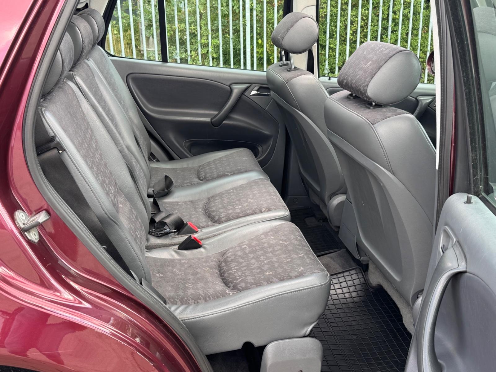 Mercedes-Benz ML 320 160 KW Panorama Klima Pano AHK