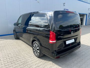 Mercedes V 220 - 9