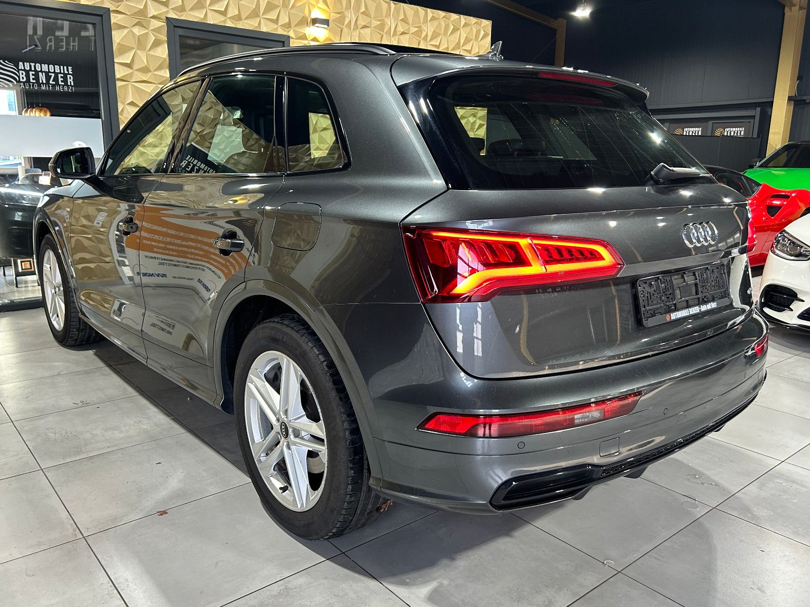 Fahrzeugabbildung Audi Q5 50 TFSI e quattro sport/S-LINE/PANO/ACC78-FAC