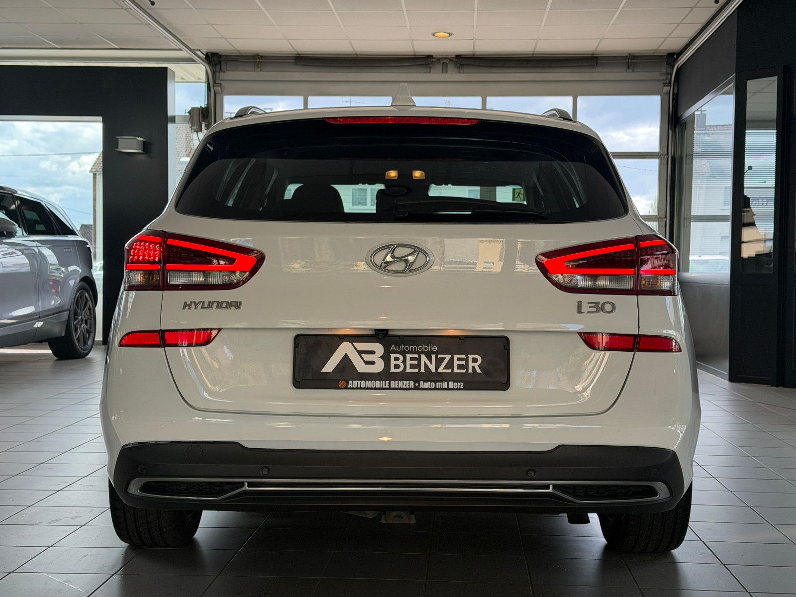 Fahrzeugabbildung Hyundai i30 Prime CW /AUTOMATIK/MEMORY/LEDER/HEIZ-LENKR