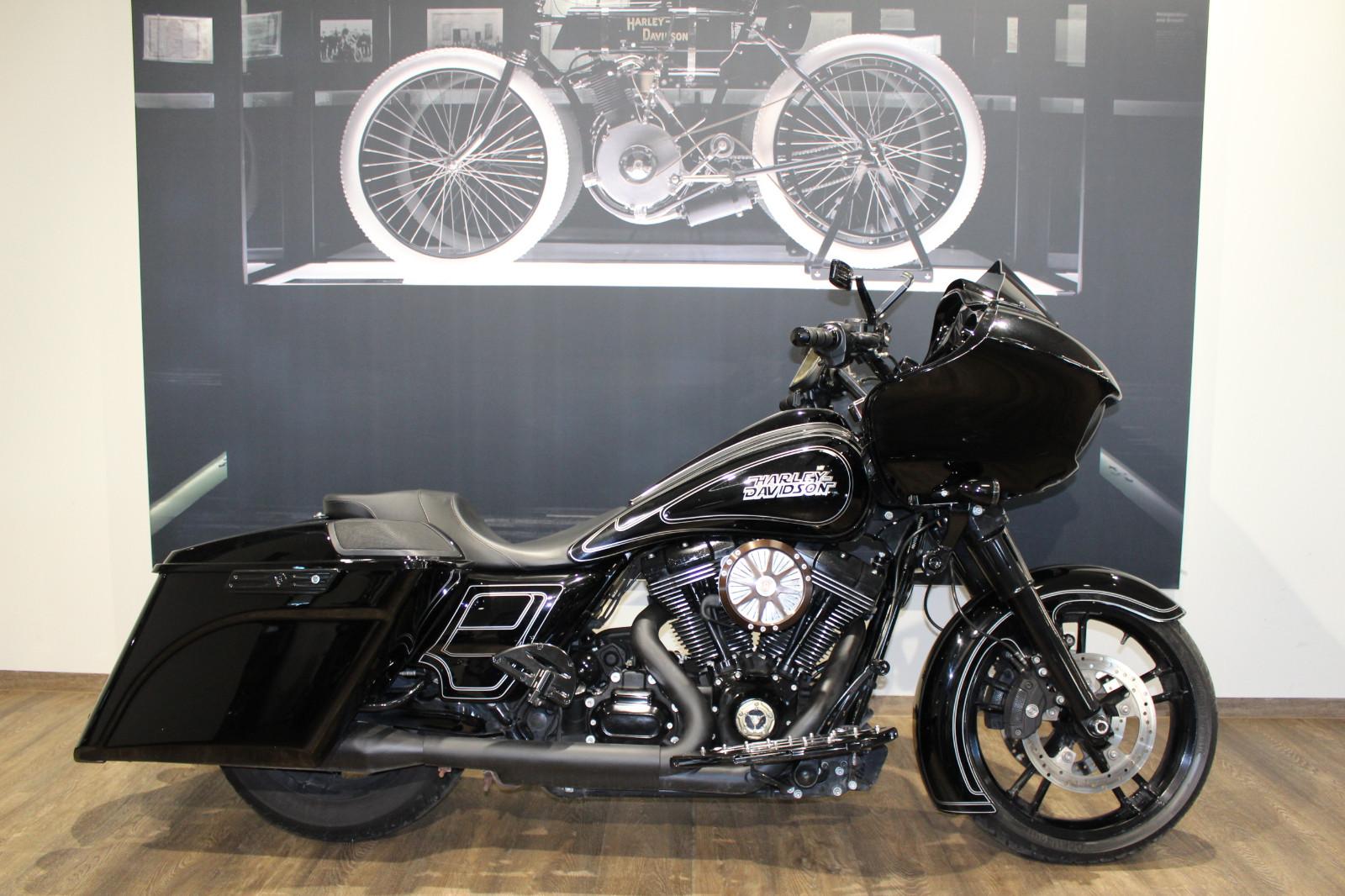 Harley-Davidson Road Glide FLTRXS schöner Umbau