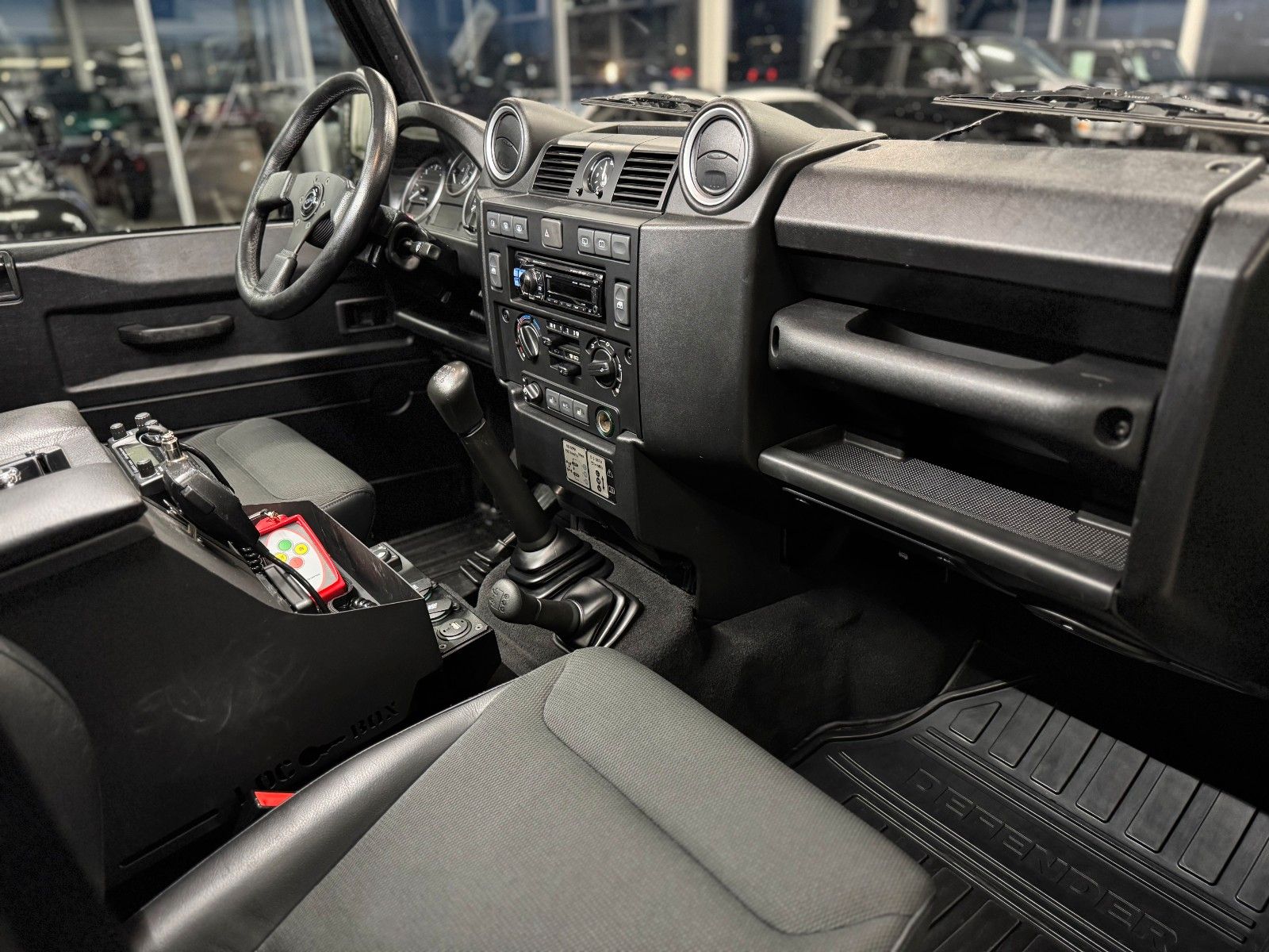Fahrzeugabbildung Land Rover Defender 110 SE Station Wagon "Maxi-UMBAU"