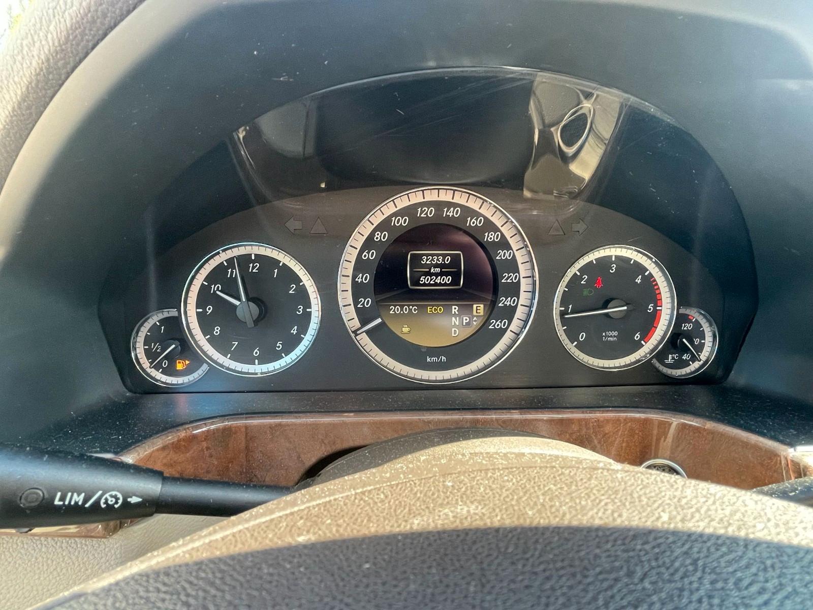 Mercedes-Benz E200 2012 — photo 20