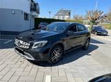 Mercedes-Benz GLA 220 d 4MATIC DCT - - Mercedes-Benz GLA 220 von privat
