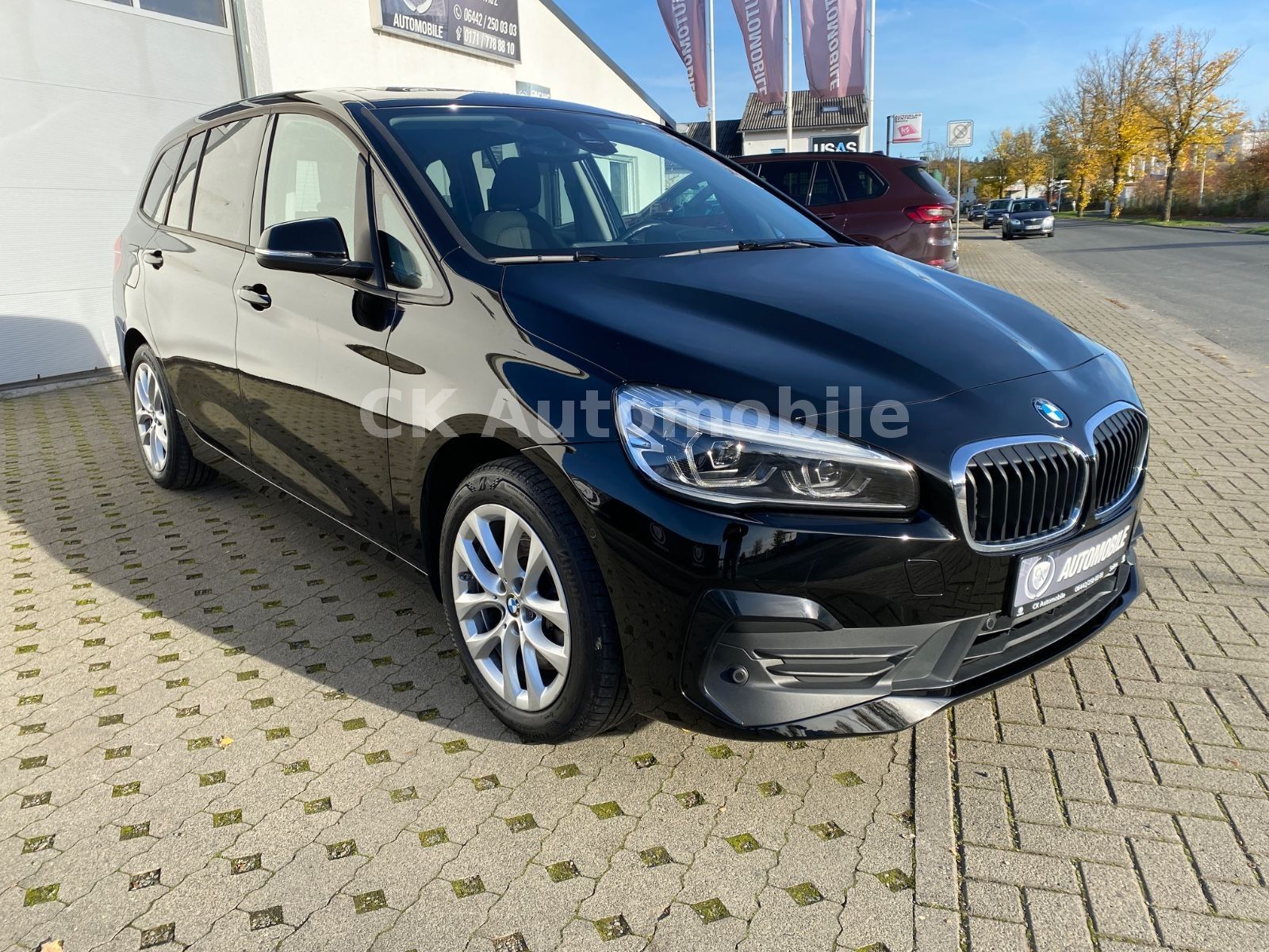 Fahrzeugabbildung BMW 218d Gran Tourer Advantage/Navi/Pano/LED/AHK