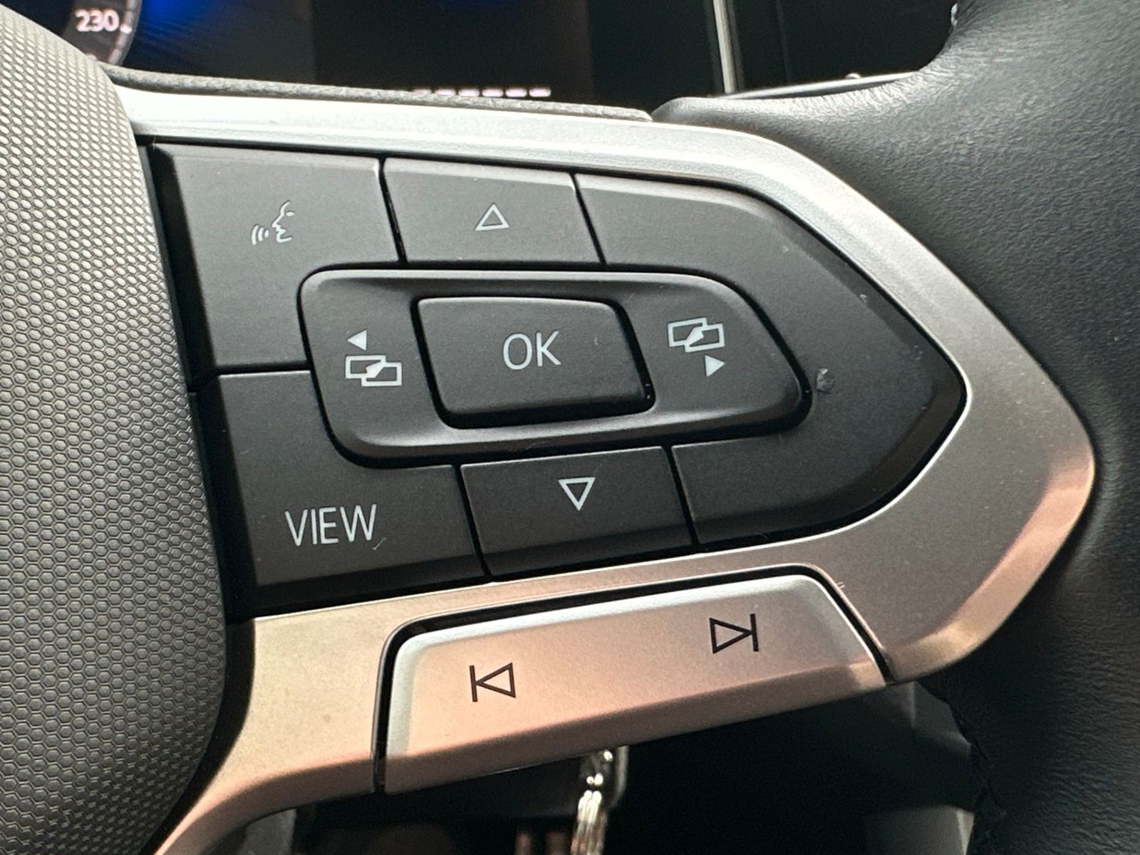 Fahrzeugabbildung Volkswagen Polo 1.0 TSI GOAL LED+SHZ+PDC+DAB+VCOCKPIT+GJR
