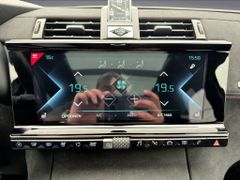 Fahrzeugabbildung DS Automobiles DS 7 Crossback 225 E-Tense Performance Line +