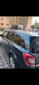 Opel Astra Caravan 1.6 111 Jahre || FEST... - Opel Astra Kombi Caravan f mit Benzin-Antrieb