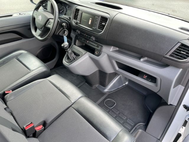 Fahrzeugabbildung Citroën Jumpy 2.0 BlueHDi 145, Club M-L2H1 AHK, 3-Sitzer