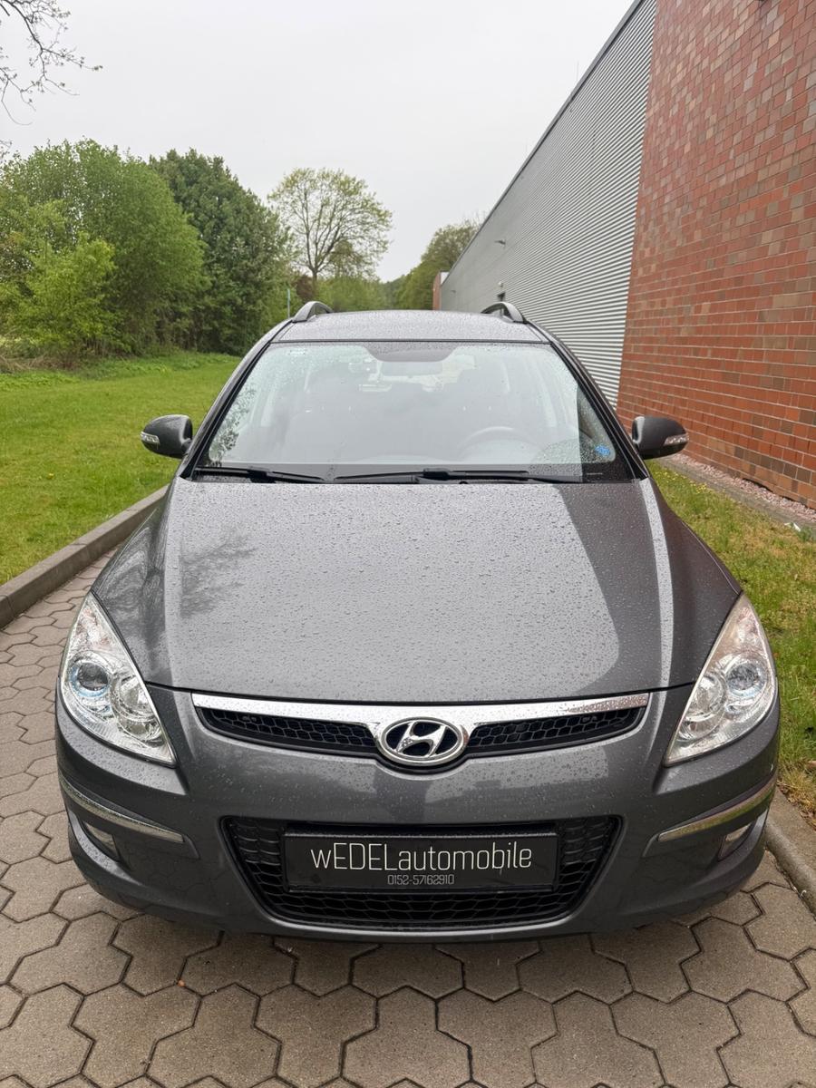 Hyundai i30 1.6TDI-DPF-KLIMA-AHK-SHZ-ALU