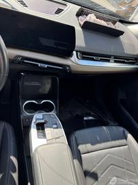2025 BMW IX1 — миниатюра 16