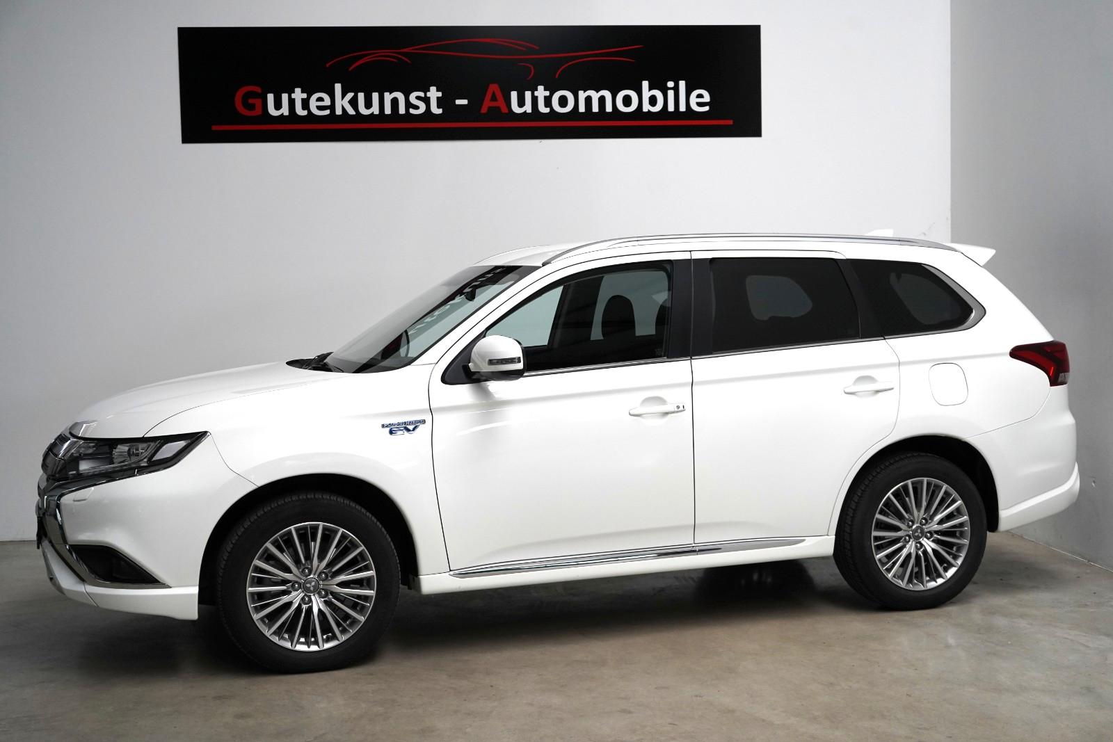 Mitsubishi Outlander PHEV,4WD,Kam,LED,CarPlay,AHK,DAB,8Fach