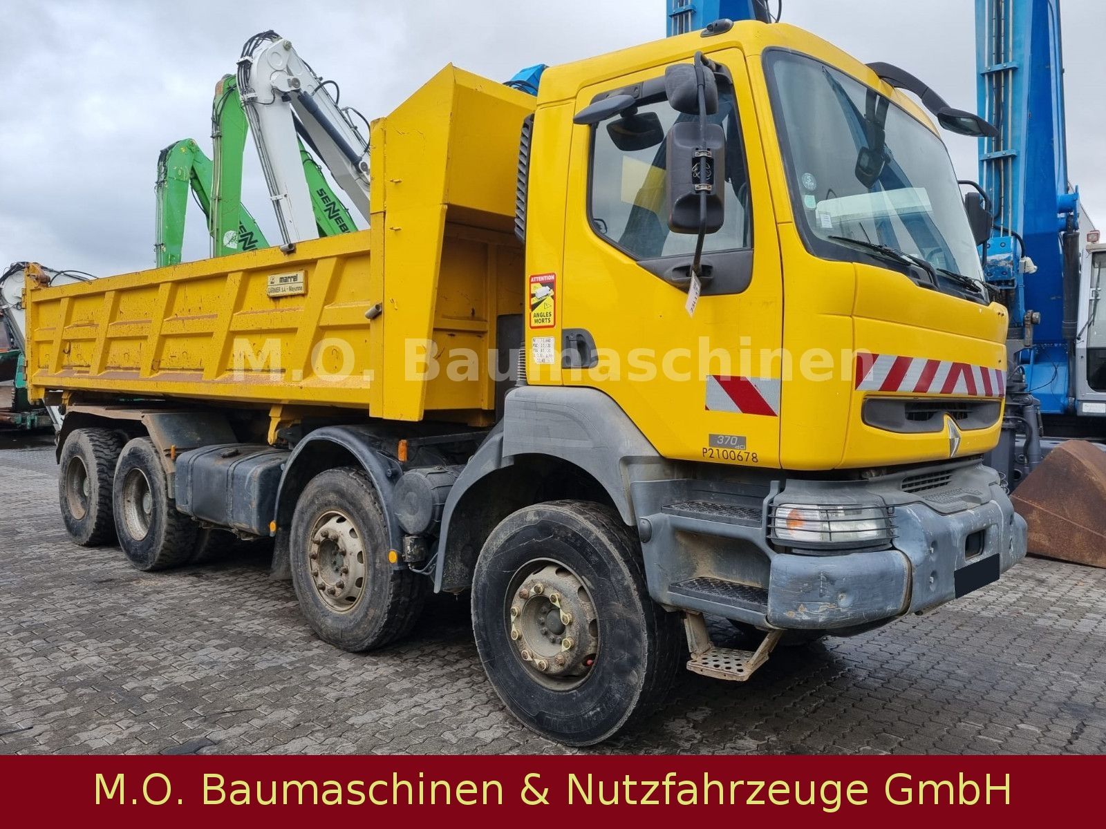 Fahrzeugabbildung Renault Kerax 370 / 8x4 / Bordmatik / Blattfederung/12m³