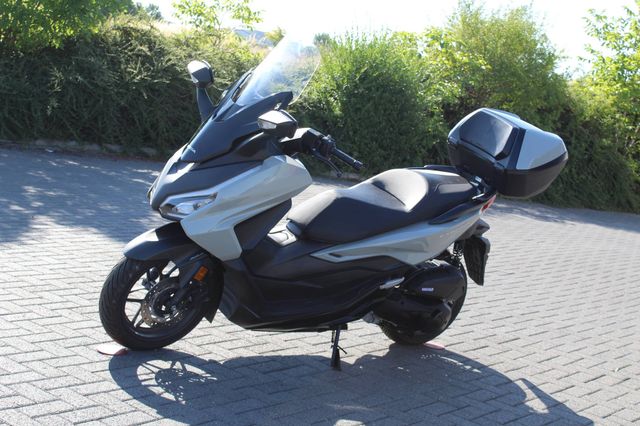 Honda FORZA 125